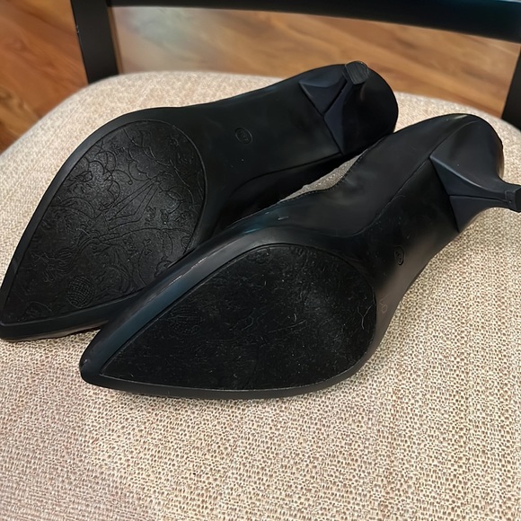 Kathy Van Zeeland Kitten Heels - Picture 9 of 10